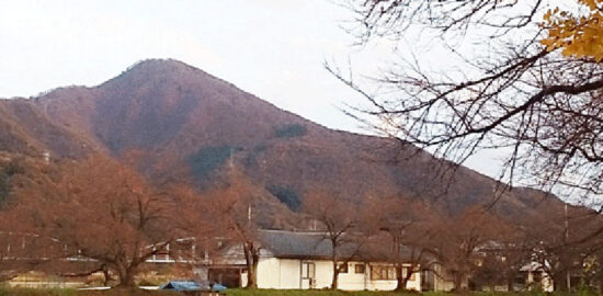 紅葉と日野山